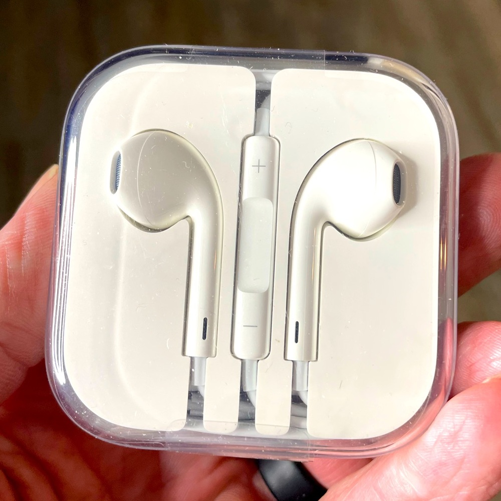NWOT Original Vintage Apple earPods never opened